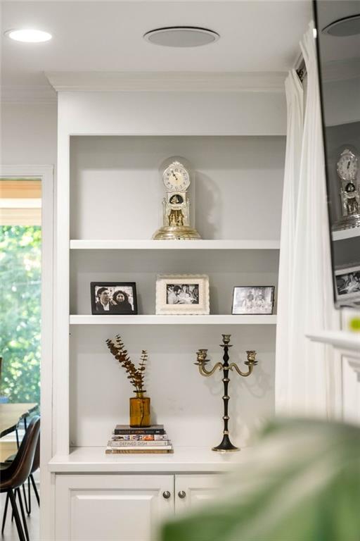 1136 Morningside Place NE