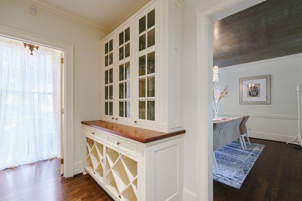 1442 W Wesley Road NW