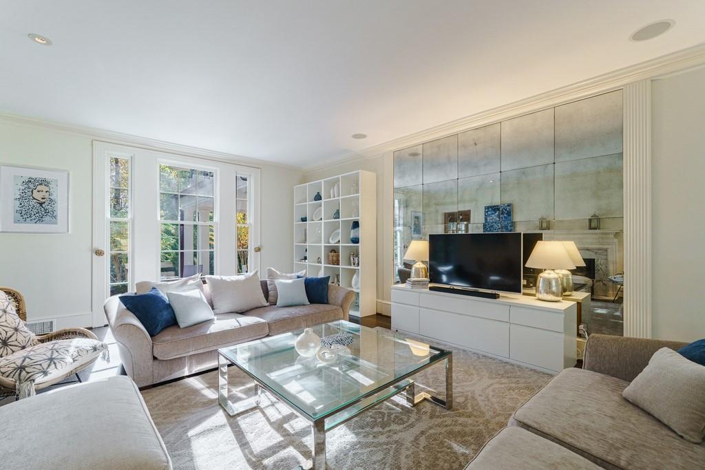 1442 W Wesley Road NW