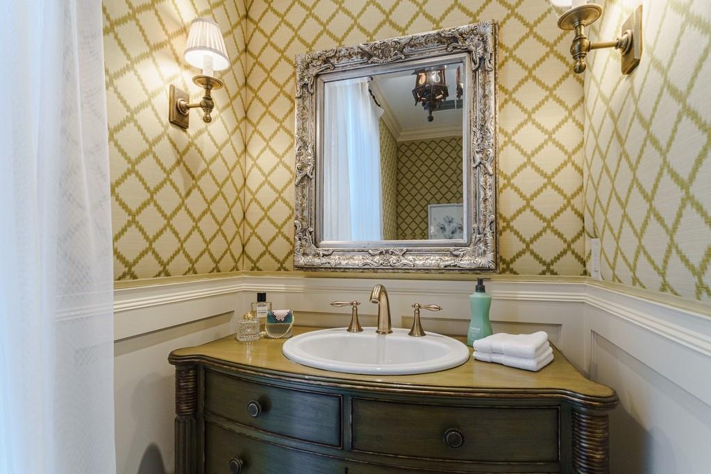 1442 W Wesley Road NW