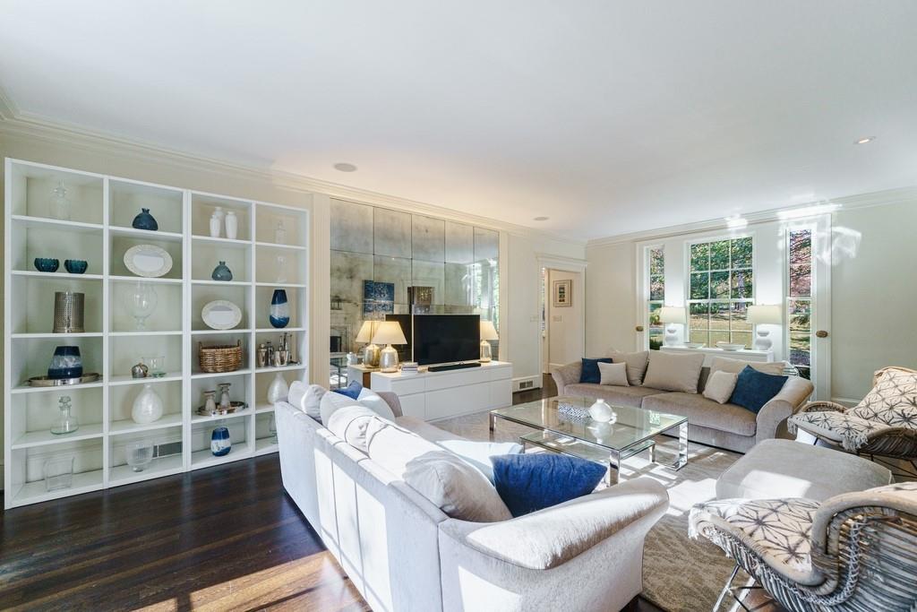 1442 W Wesley Road NW