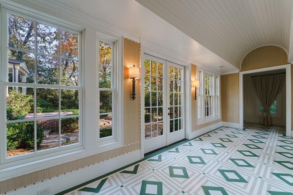 1442 W Wesley Road NW