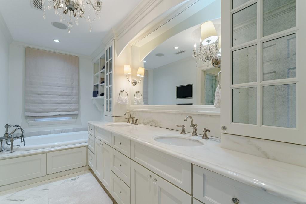 1442 W Wesley Road NW