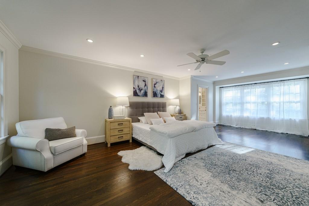 1442 W Wesley Road NW