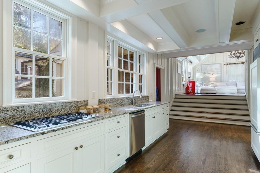 1442 W Wesley Road NW