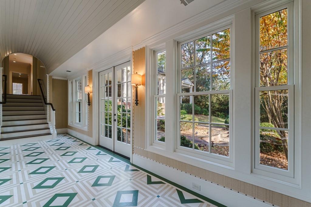 1442 W Wesley Road NW