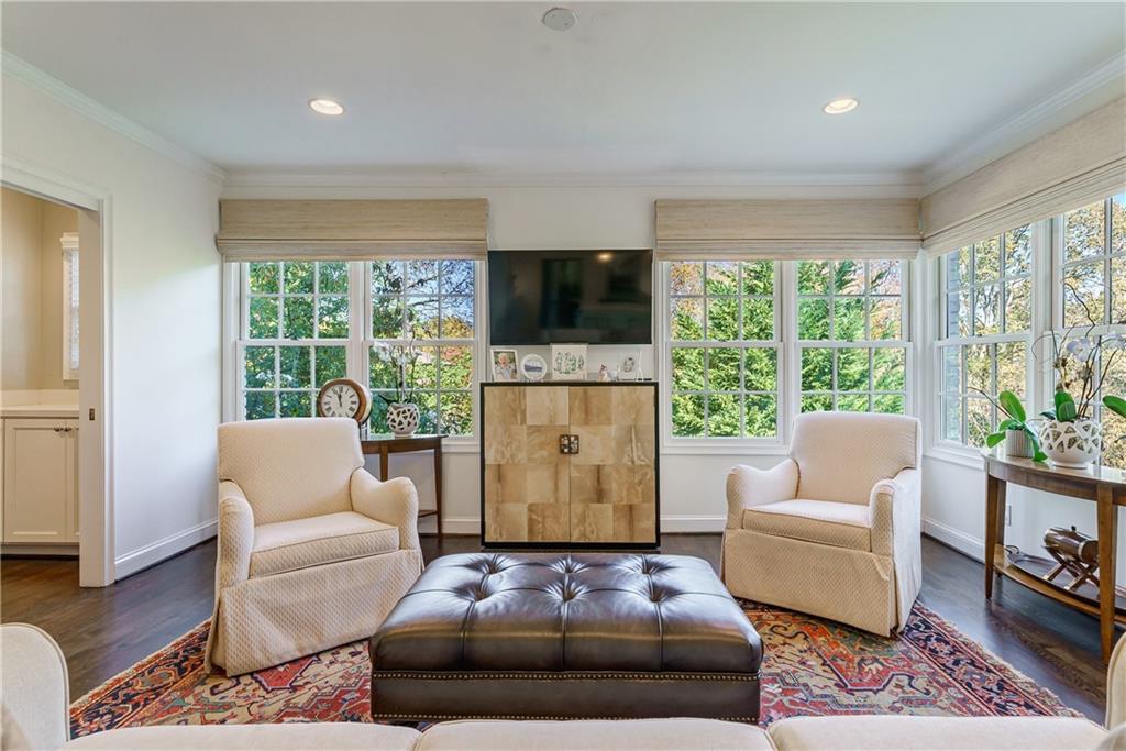 243 Huntington Road NE