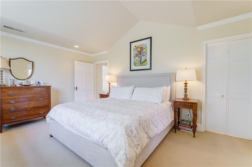 243 Huntington Road NE