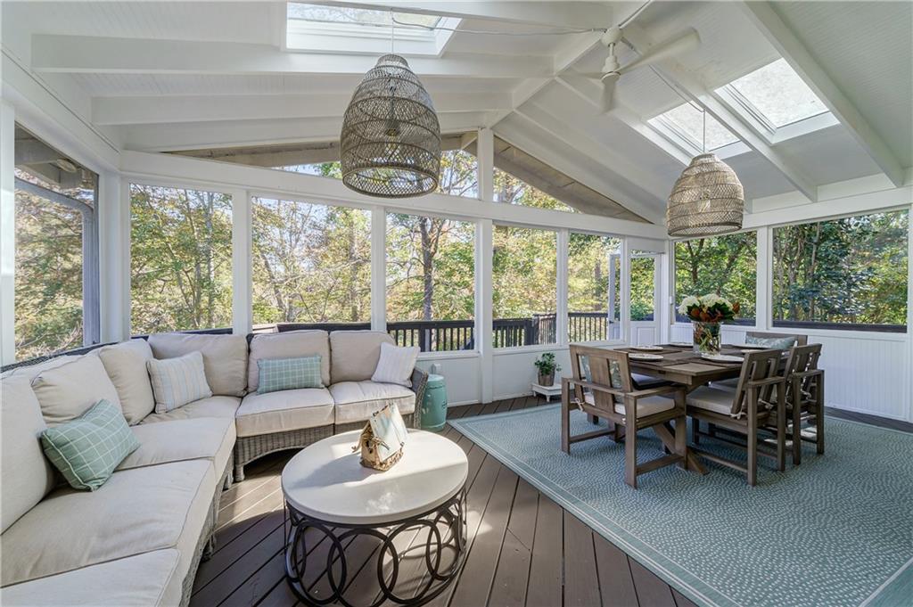 243 Huntington Road NE