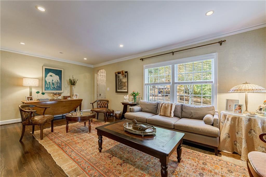 243 Huntington Road NE