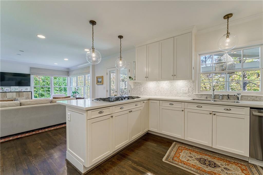 243 Huntington Road NE