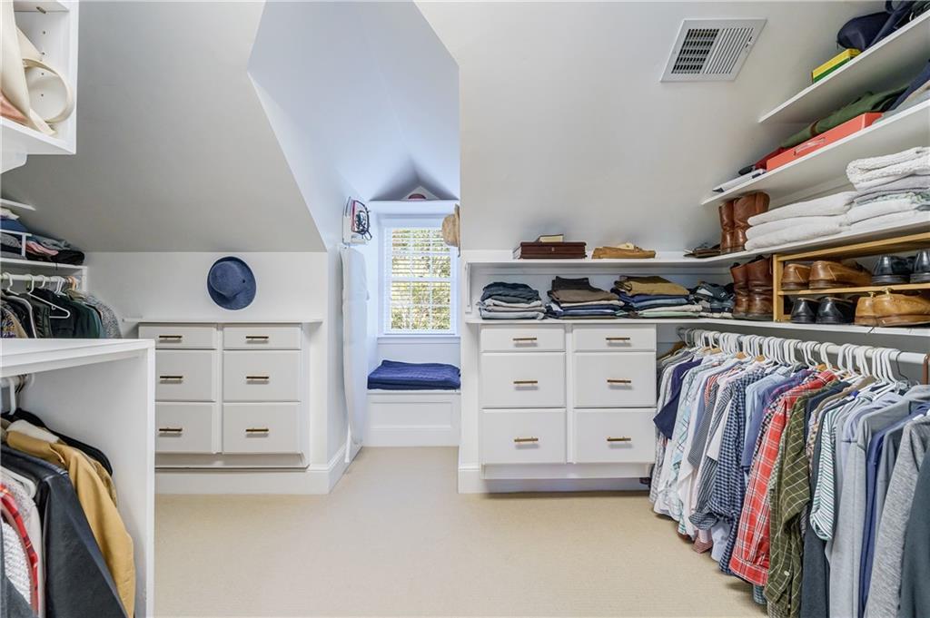 243 Huntington Road NE