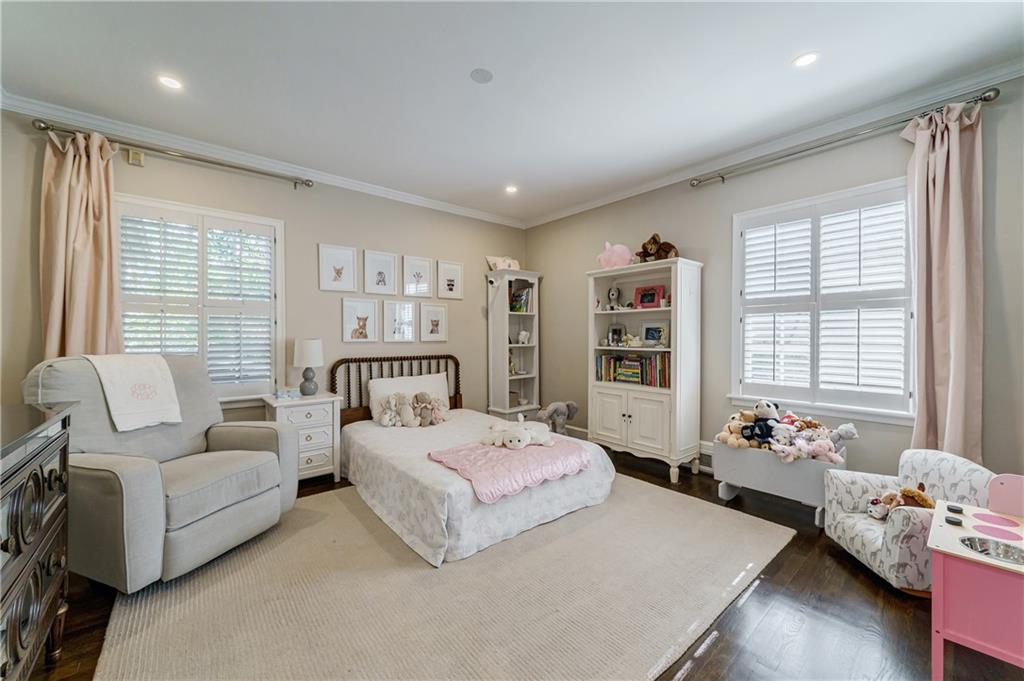 243 Huntington Road NE