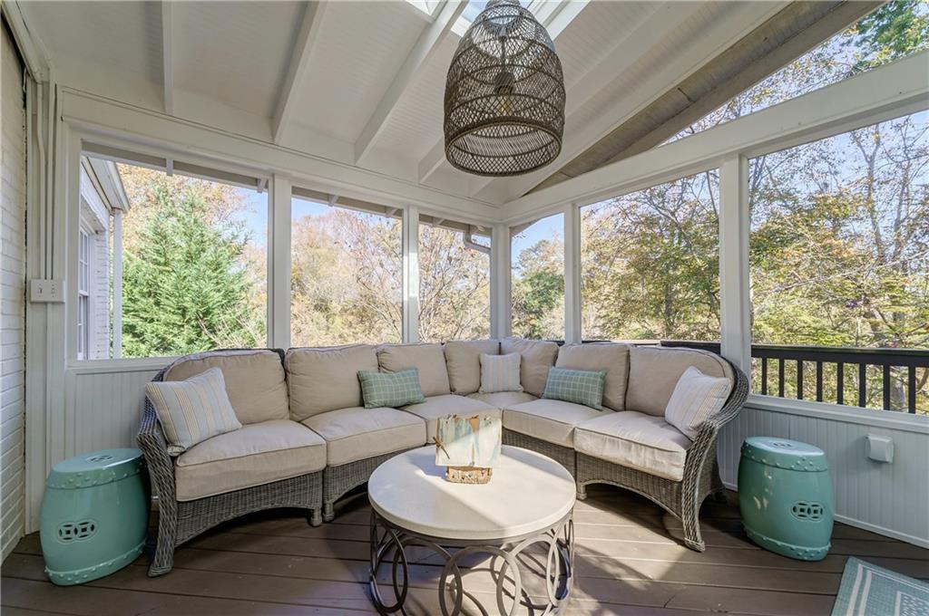 243 Huntington Road NE