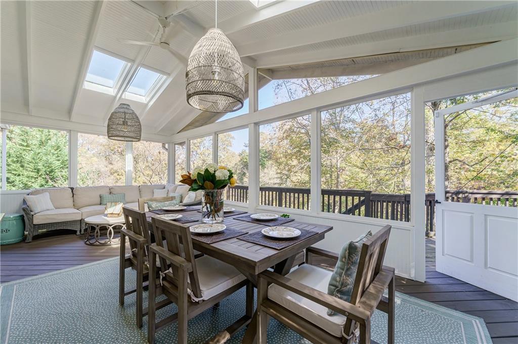 243 Huntington Road NE