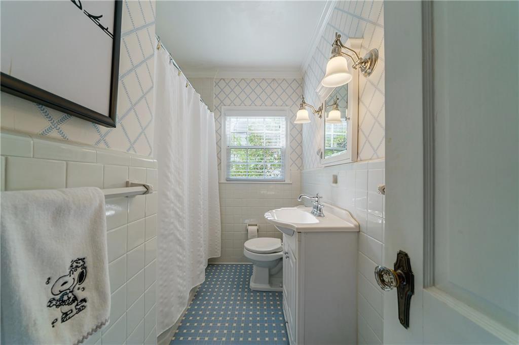 243 Huntington Road NE