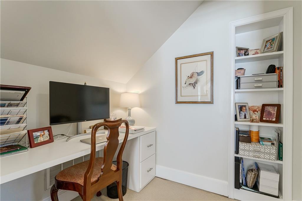 243 Huntington Road NE