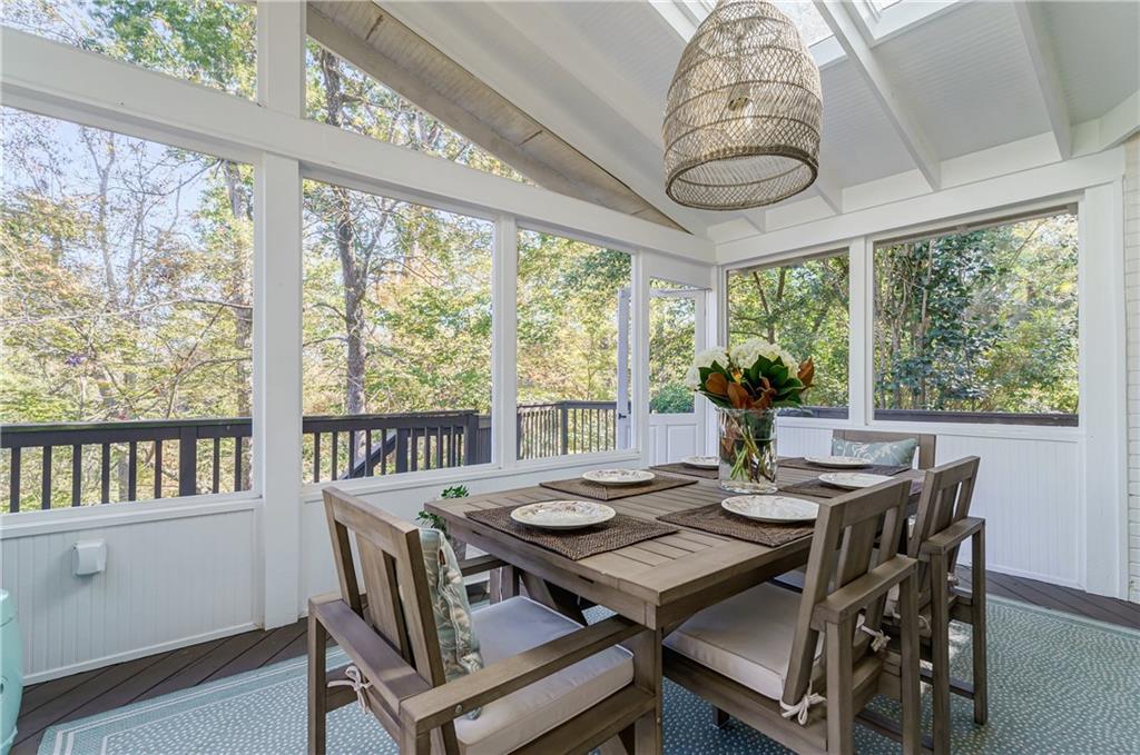 243 Huntington Road NE