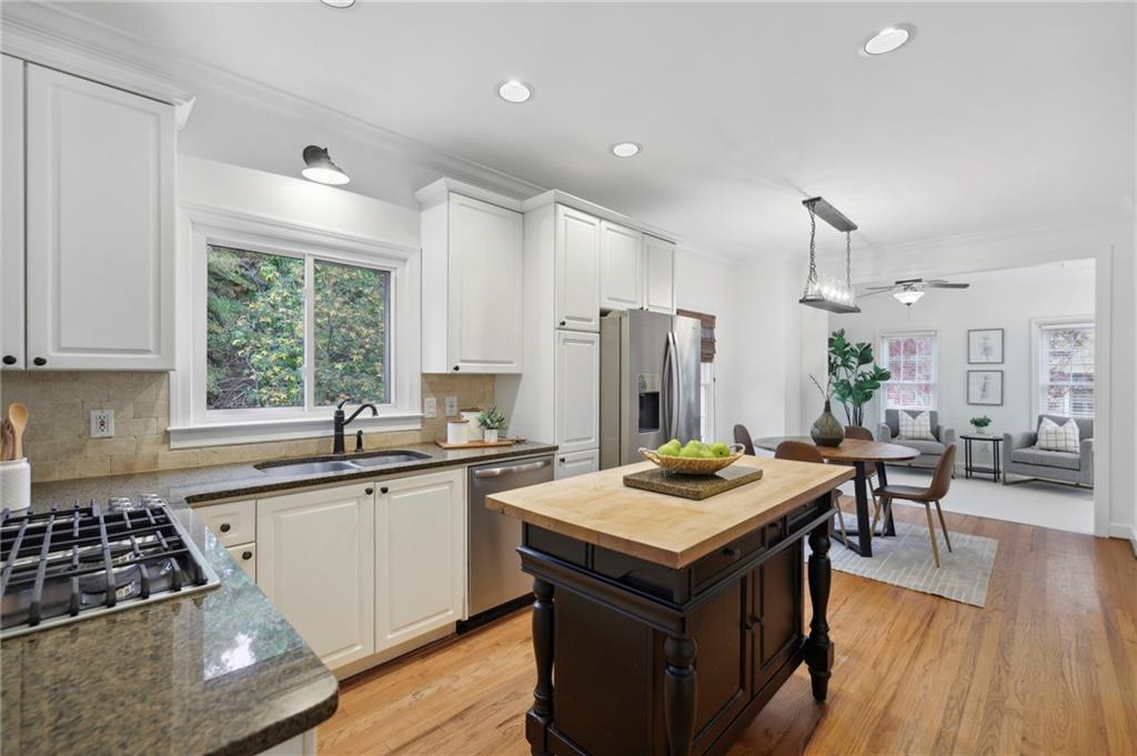 3327 Alden Place Drive NE