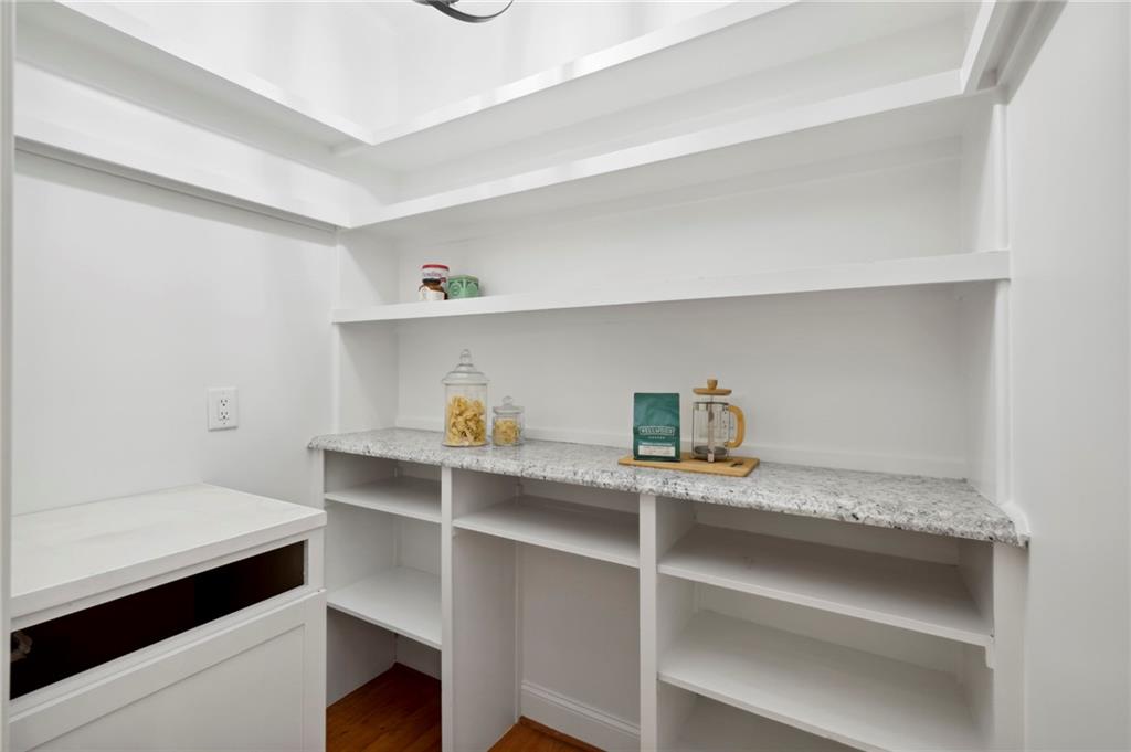 3327 Alden Place Drive NE