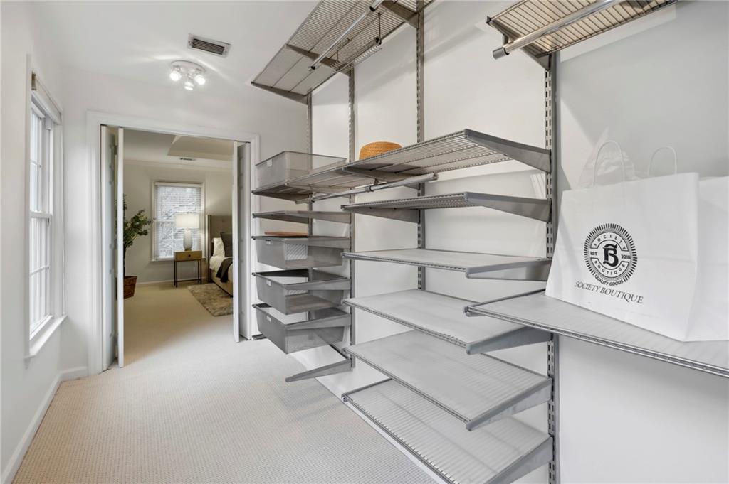 3327 Alden Place Drive NE