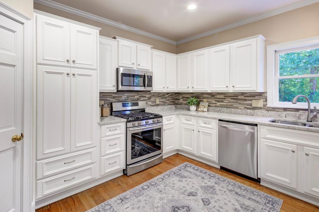 1200 Glendeven Court