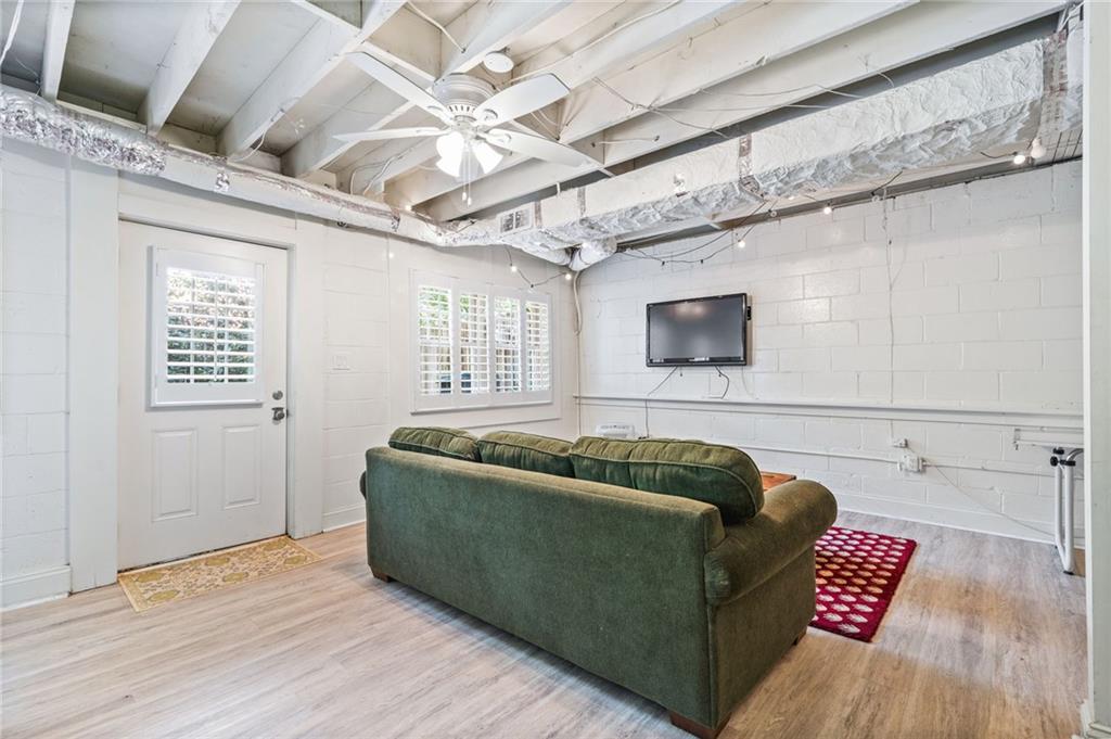 1733 Kellogg Springs Drive