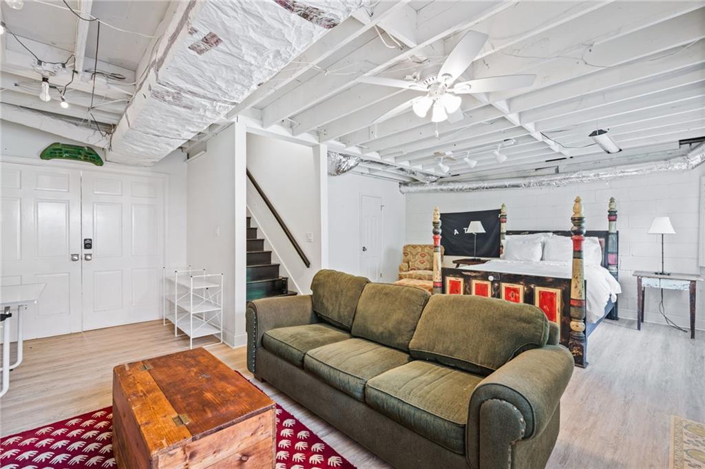 1733 Kellogg Springs Drive