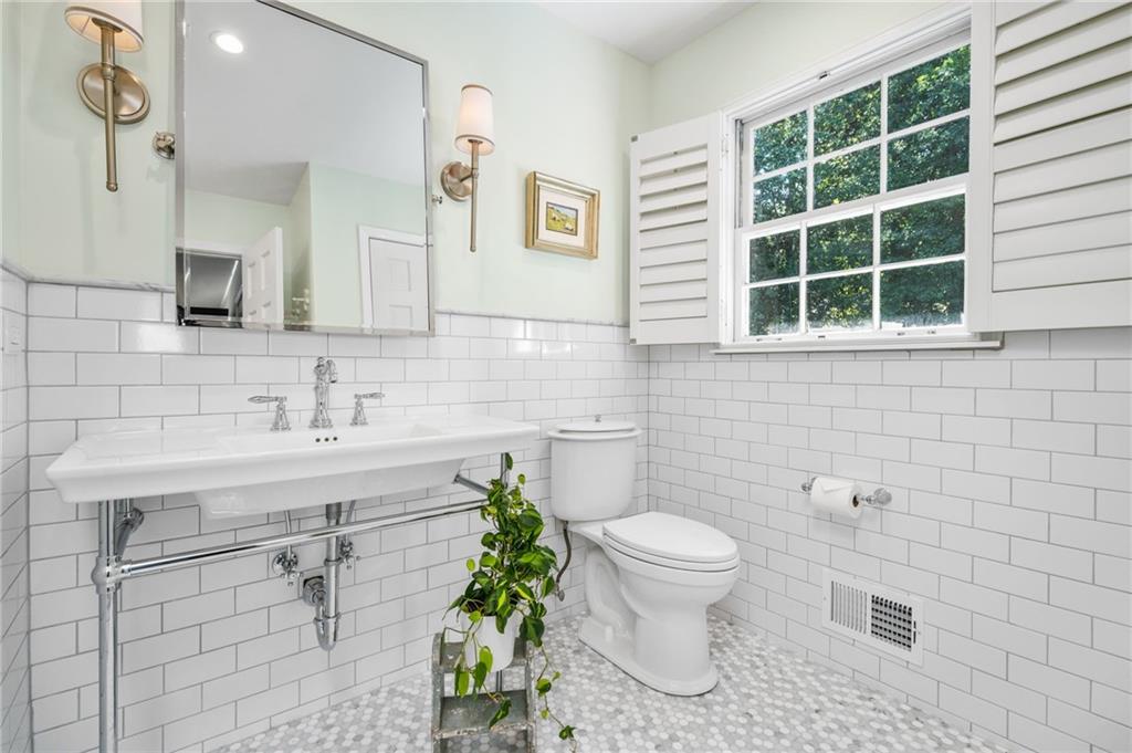 1733 Kellogg Springs Drive