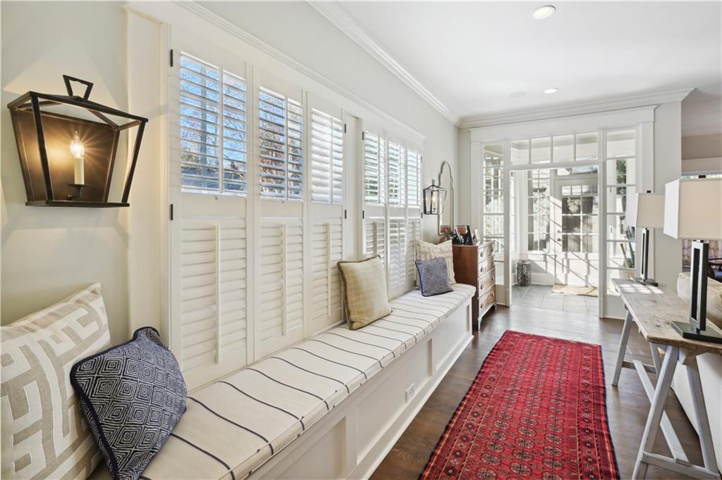 160 Huntington Road NE