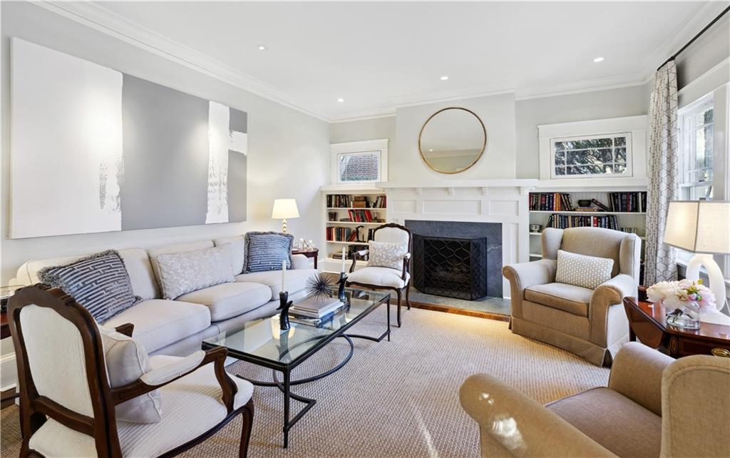 160 Huntington Road NE