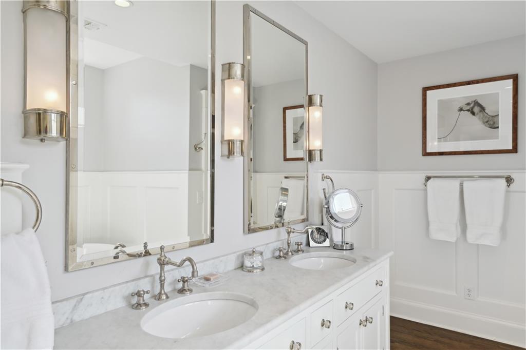 160 Huntington Road NE