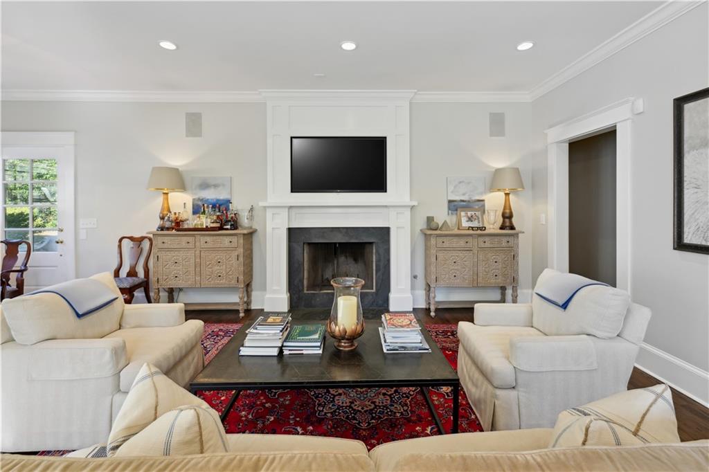 160 Huntington Road NE