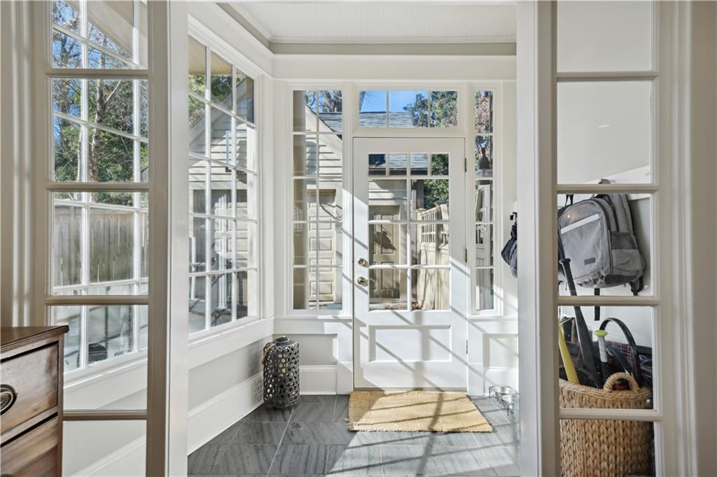 160 Huntington Road NE