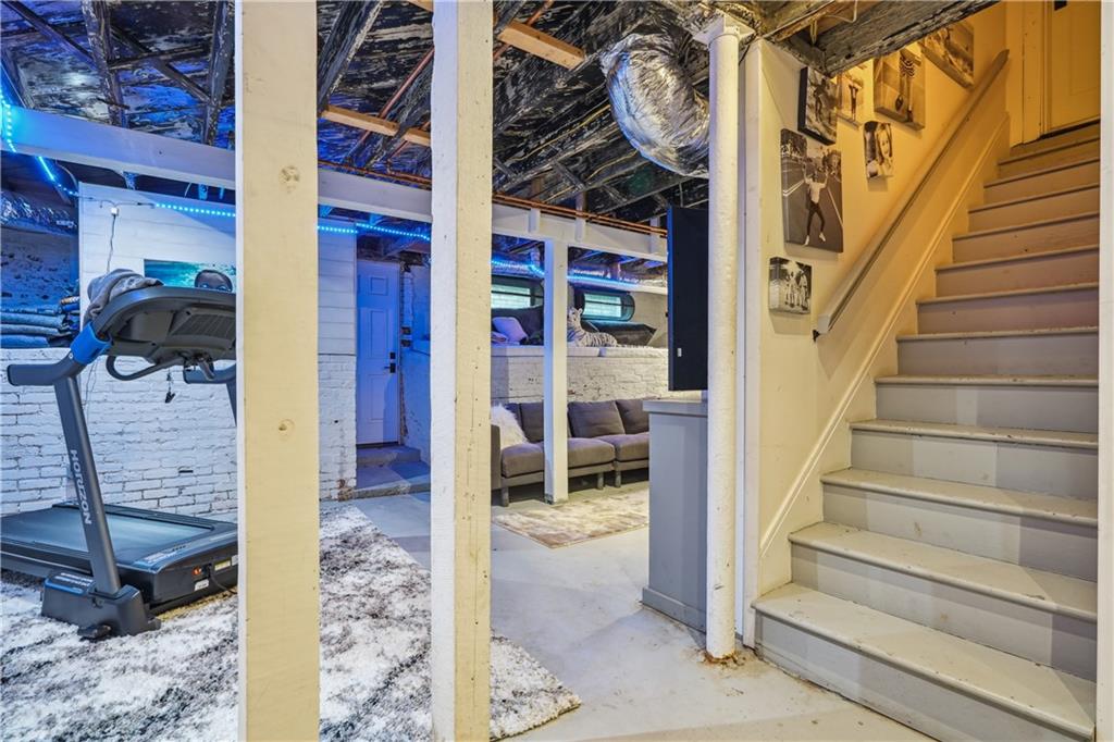 11 Palisades Road NE