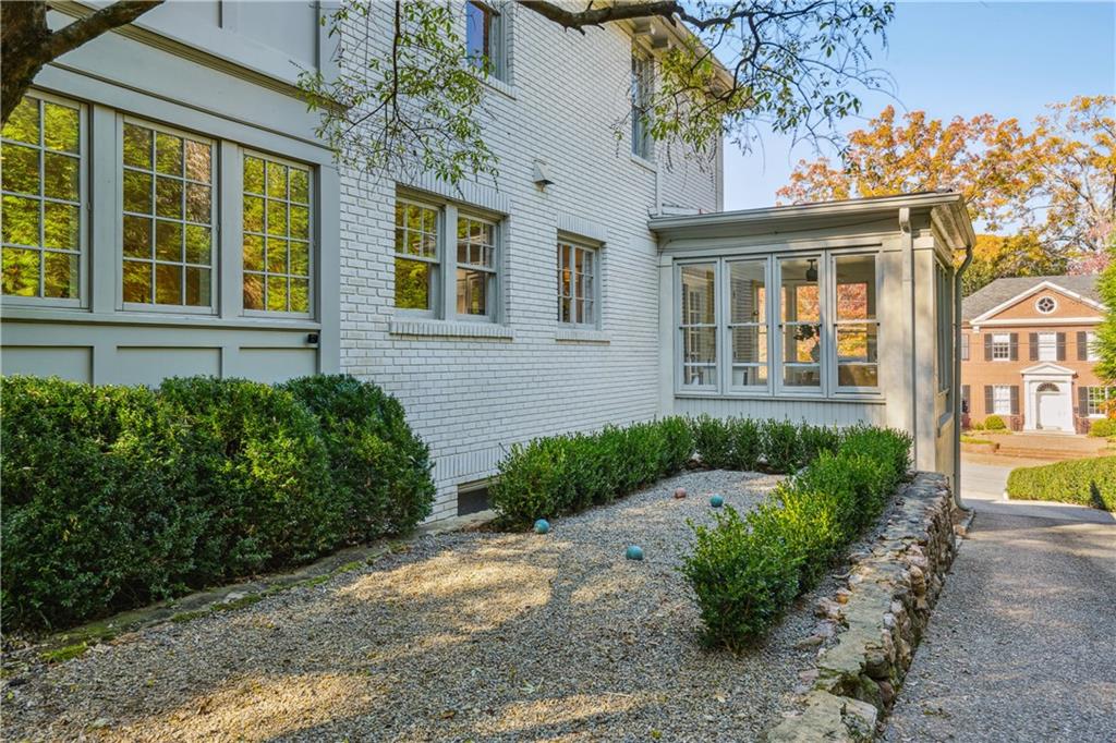 11 Palisades Road NE