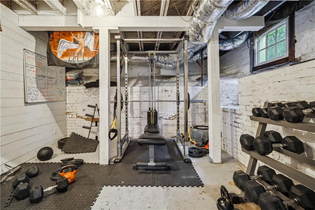 11 Palisades Road NE