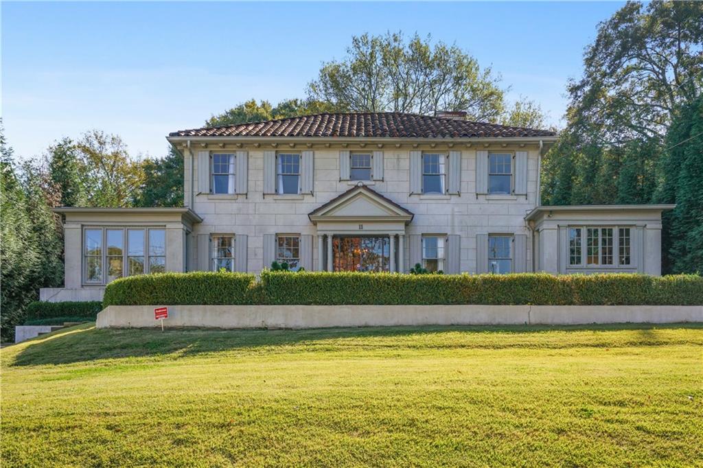 11 Palisades Road NE