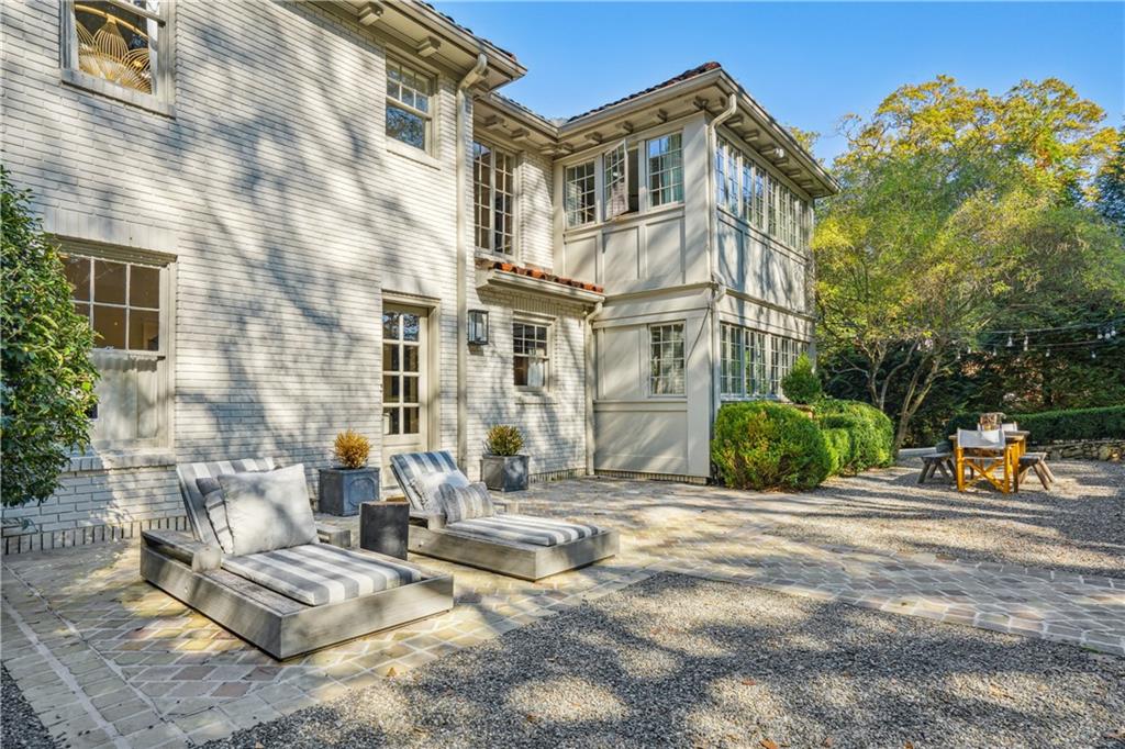 11 Palisades Road NE