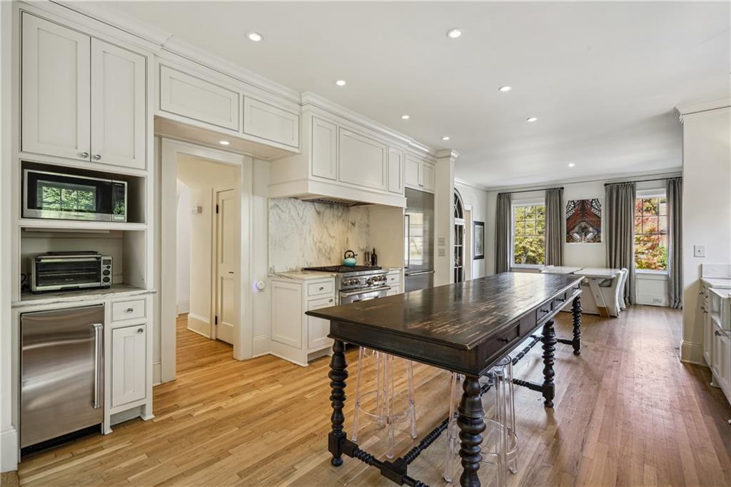 11 Palisades Road NE