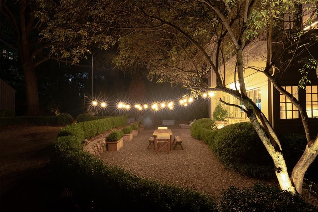 11 Palisades Road NE