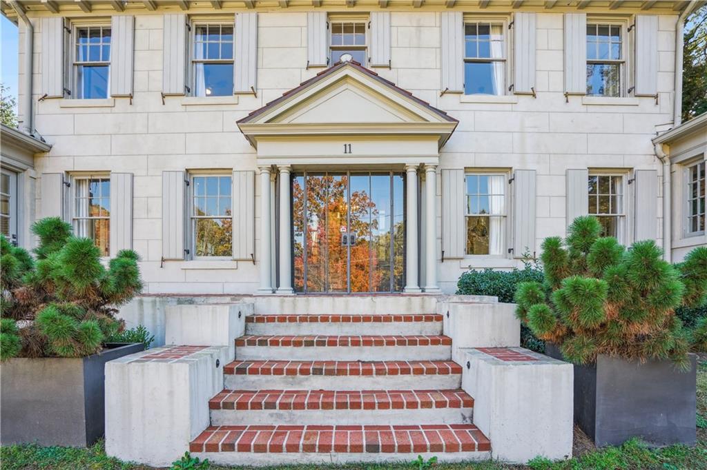 11 Palisades Road NE