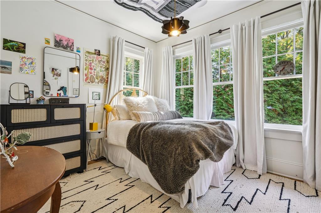 11 Palisades Road NE