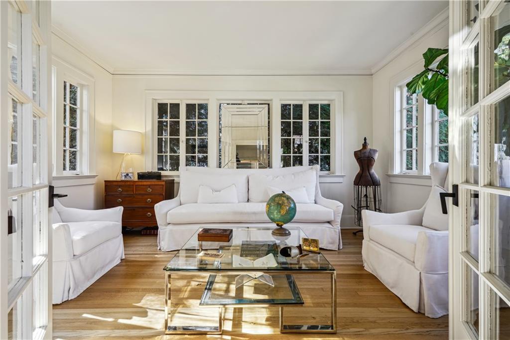 11 Palisades Road NE