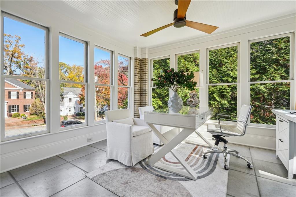 11 Palisades Road NE