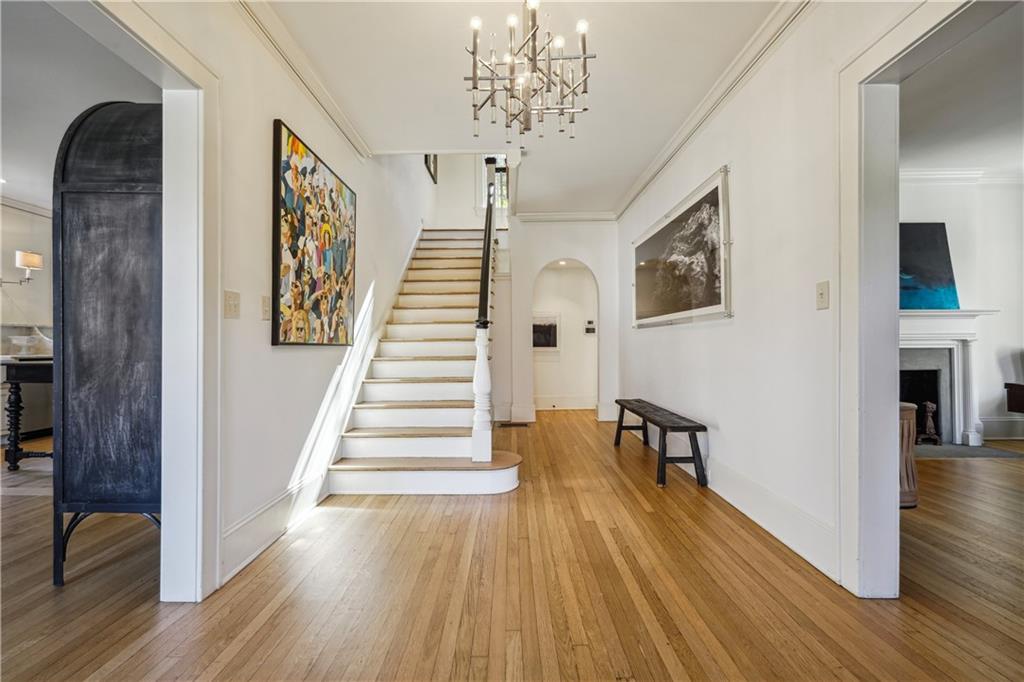 11 Palisades Road NE