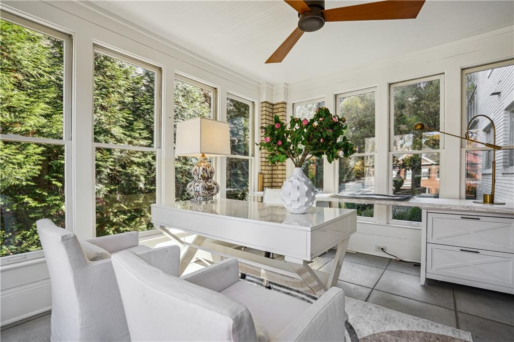 11 Palisades Road NE