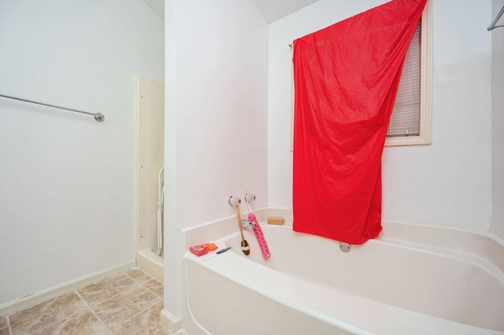 3404 Vernon Court SE