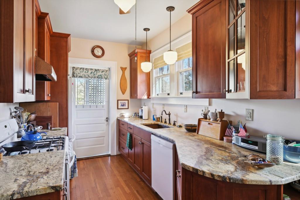 1414 North Avenue NE