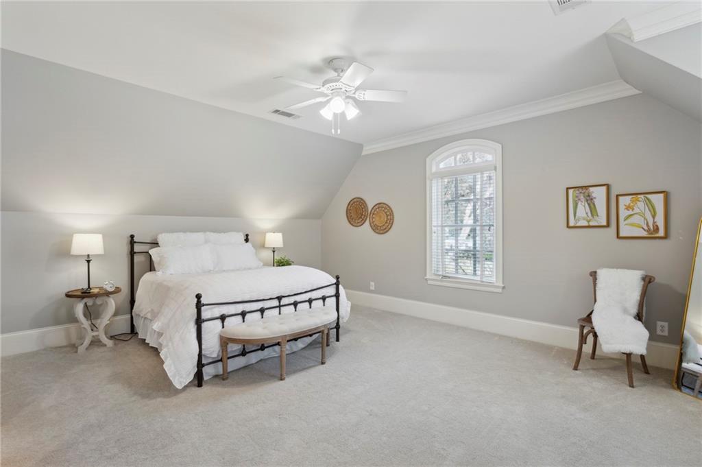 1720 Doncaster Drive NE